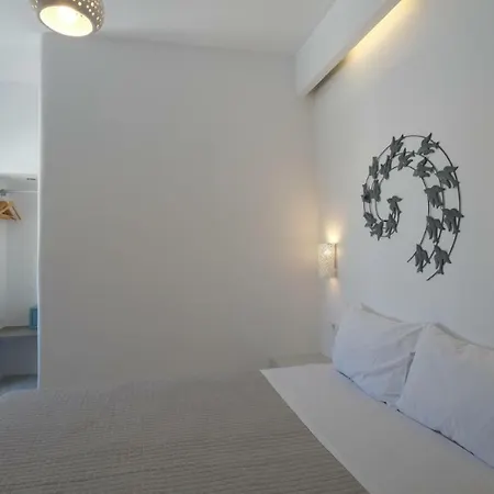 Azure Budget Rooms, Center