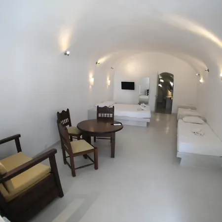 Azure Budget Rooms, Center